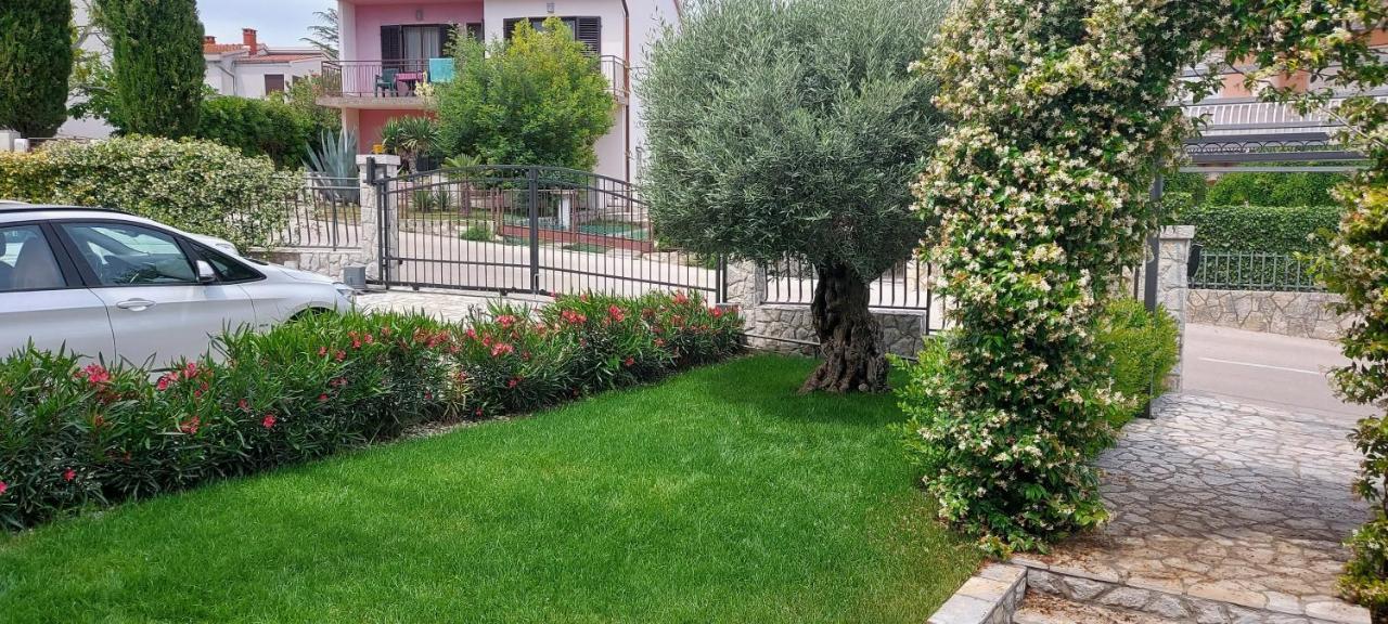 Apartmani Tomislav Krk Town Exterior foto